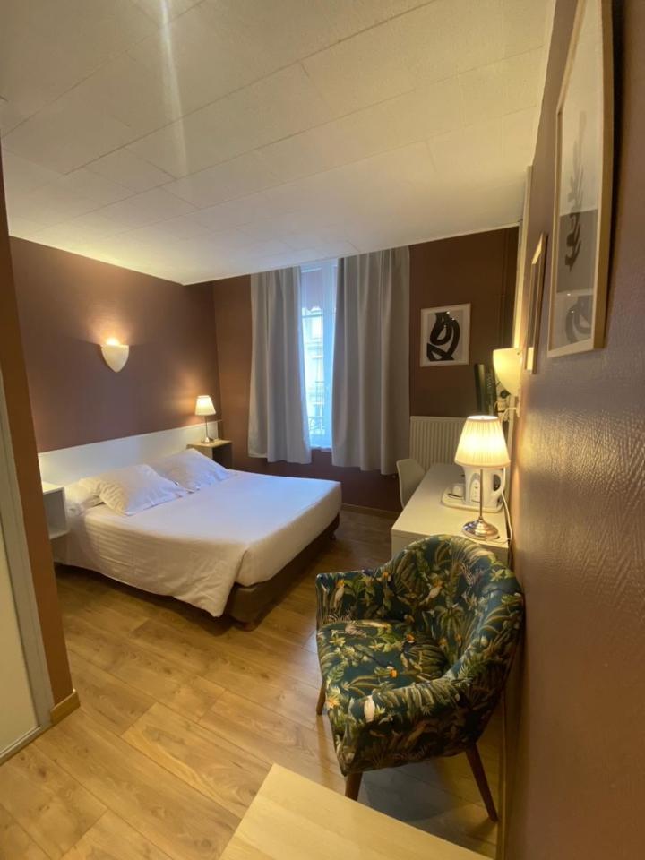 Hotel Le Pelican Charleville-Mézières Kültér fotó
