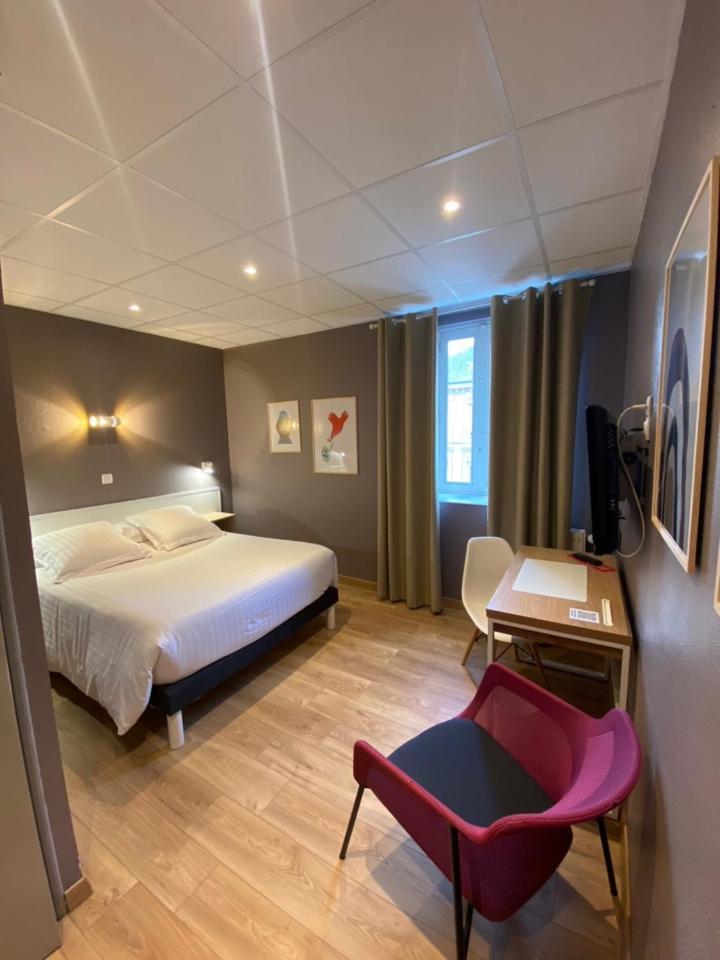 Hotel Le Pelican Charleville-Mézières Kültér fotó