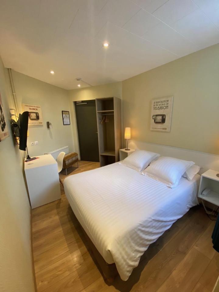 Hotel Le Pelican Charleville-Mézières Kültér fotó
