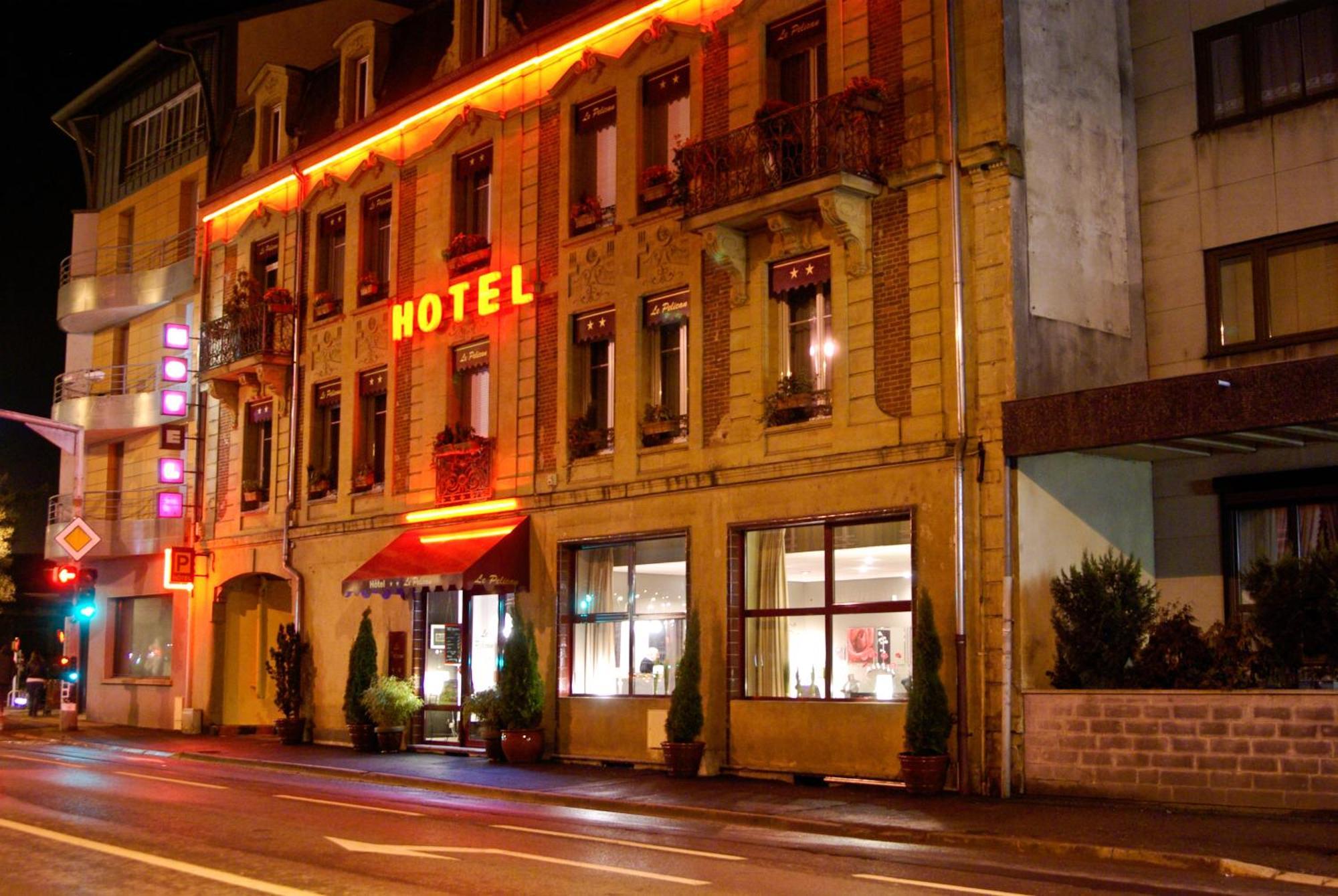 Hotel Le Pelican Charleville-Mézières Kültér fotó